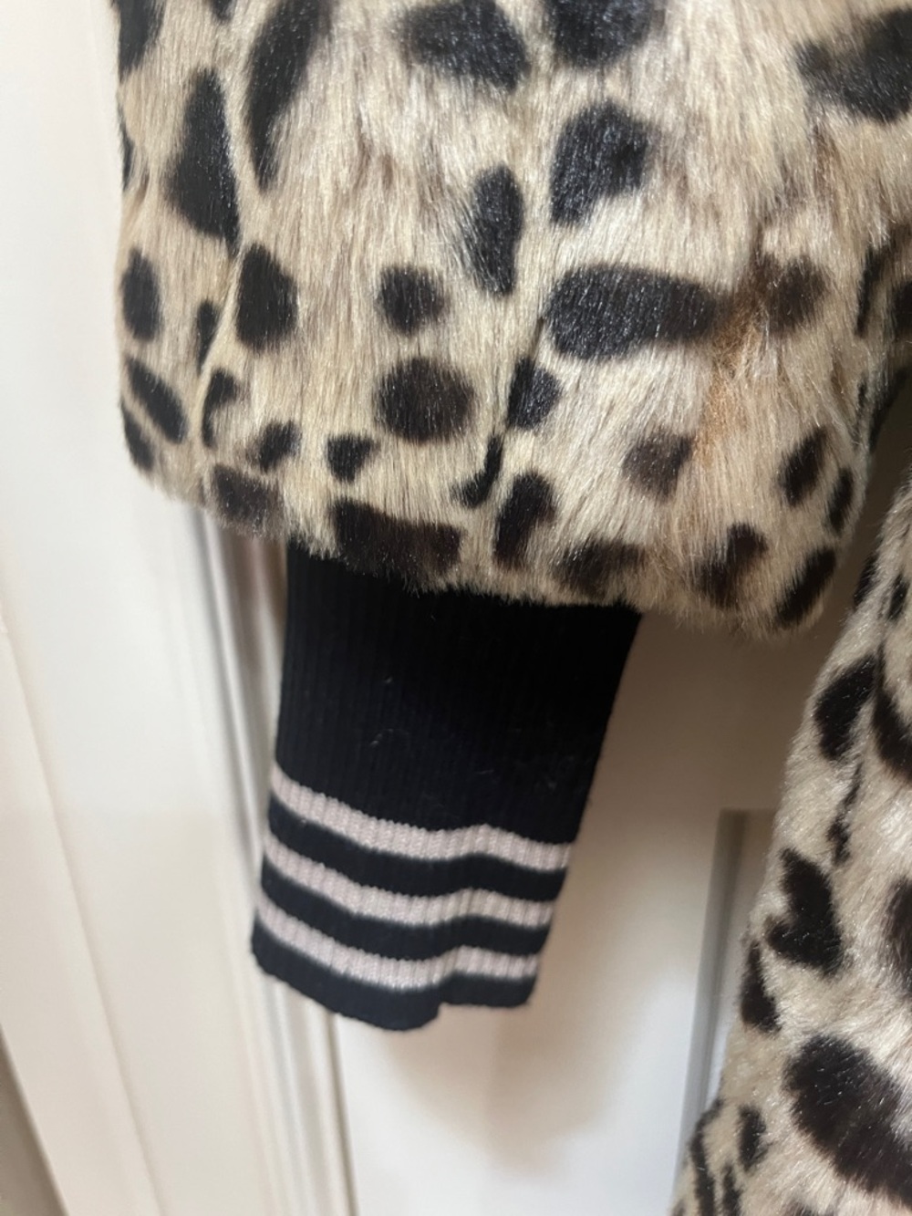 CAbi Leopard-Print Faux Fur Jacket - Rare Find! - Picture 4 of 6